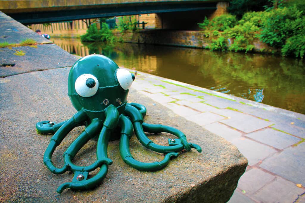 Aire Sculpture Trail Saltaire West Yorkshire
