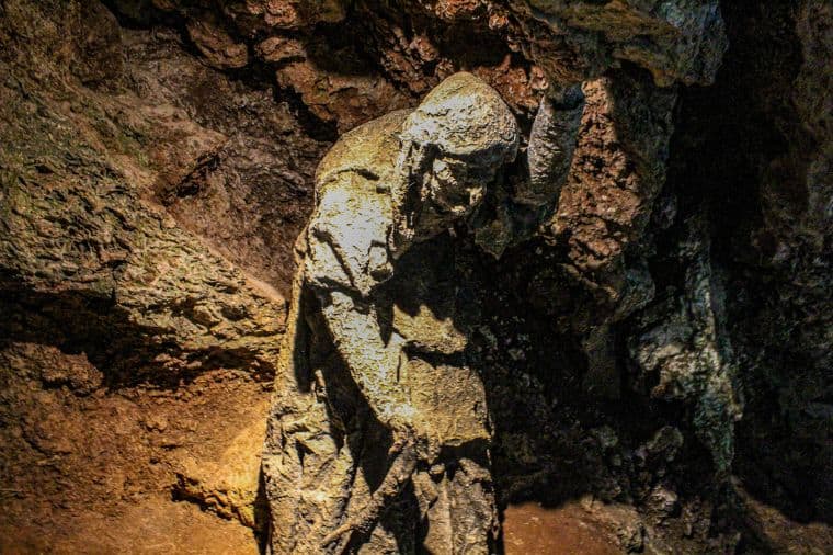 Show Caves in North Yorkshire - Mother Shipton's Cave